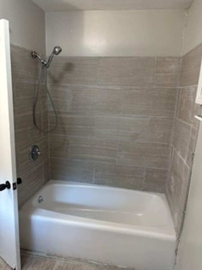 Foto del edificio - Beautifully Remolded 2 Bedroom 1 Bath in W...