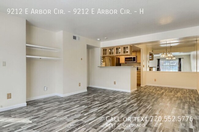 Foto del edificio - 9212 E Arbor Cir
