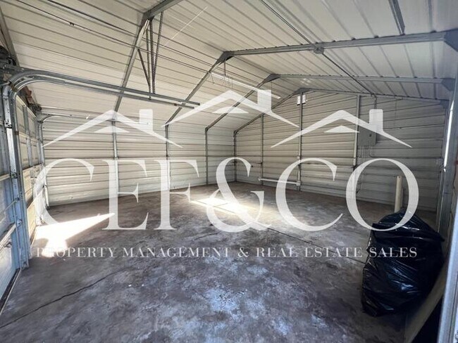 Foto del edificio - Beautifully maintained 4-bedroom, 3-bath home now available in Duncan!