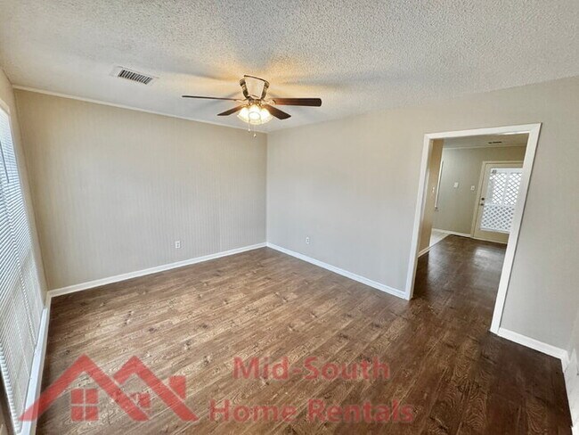 Foto del edificio - 6368 Leamont Dr