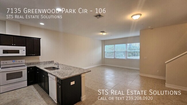 Building Photo - Townhome in New Community Off 41