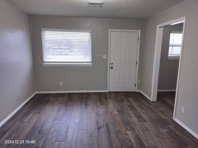 Foto del edificio - 1 bedroom apartment in Edmond, OK with cen...