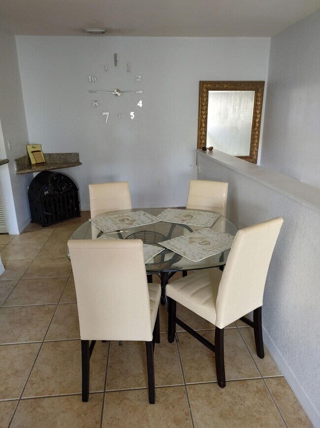 Foto del edificio - 122 SW Peacock Blvd