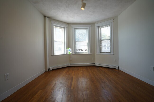 Foto del edificio - 1677 Commonwealth Ave