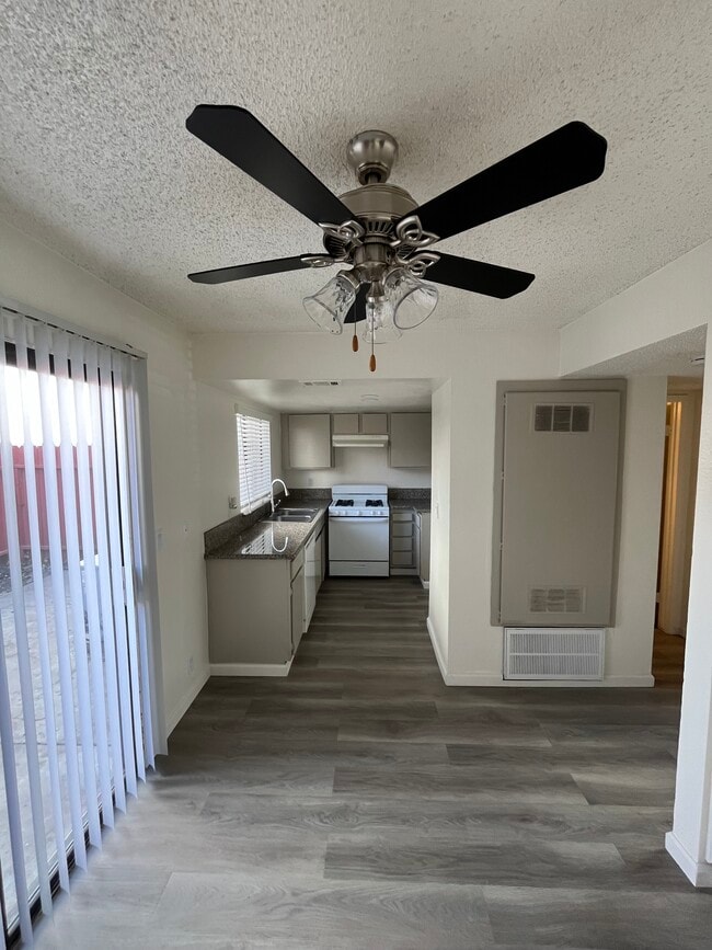 Foto del edificio - Mountain View Townhomes