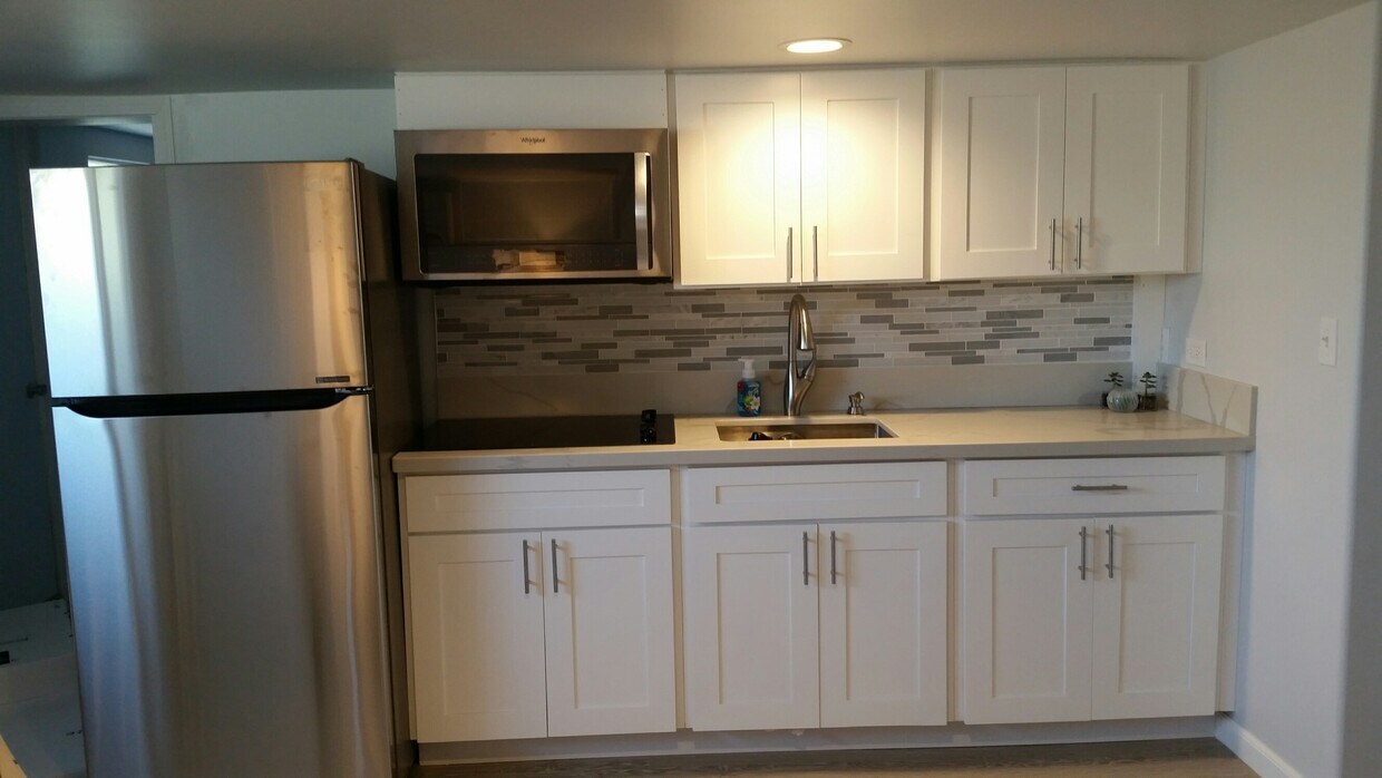 Primary Photo - 1348 Ainapua St