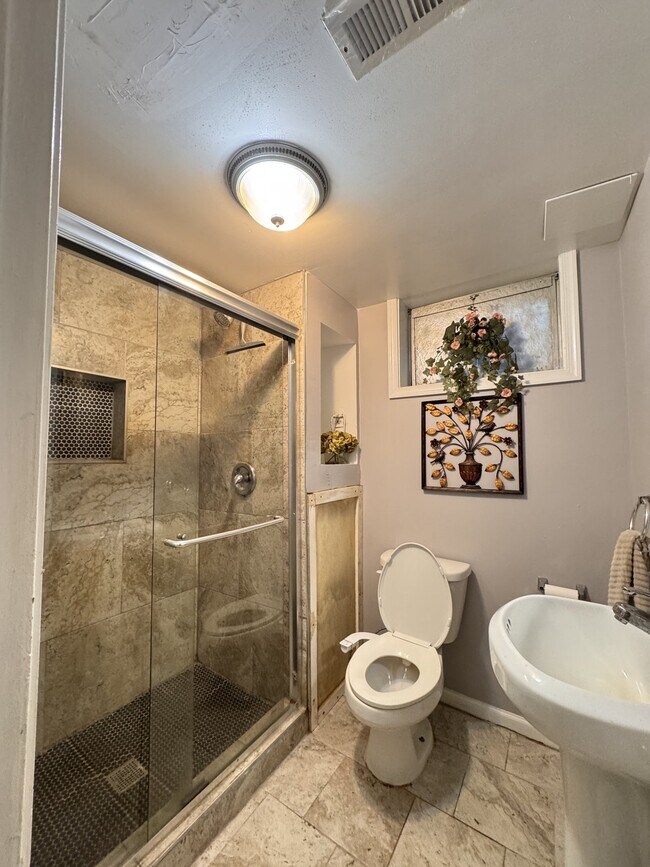 Foto del edificio - 3826 Greenridge Dr