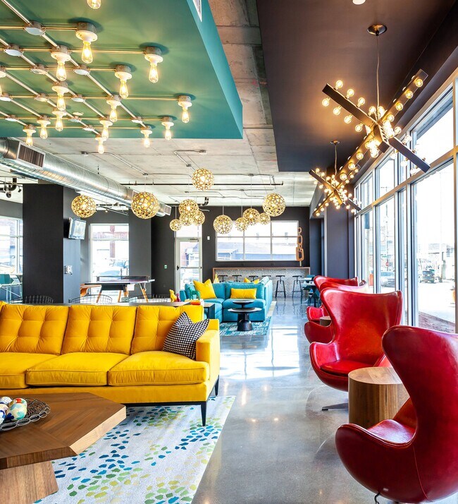 Disfrute de eventos mensuales para residentes - RM West