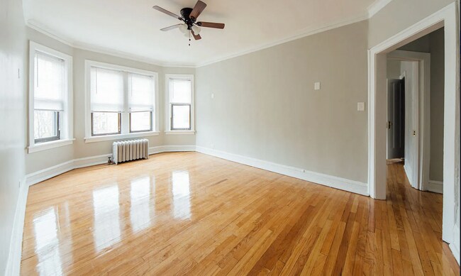 Foto del edificio - 2348 W Addison St