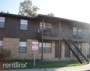 Building Photo - 219 W Magnolia Ave