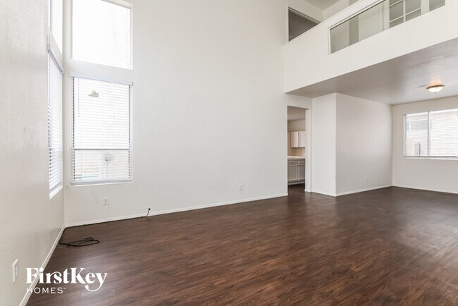 Building Photo - 1705 Talon Ave