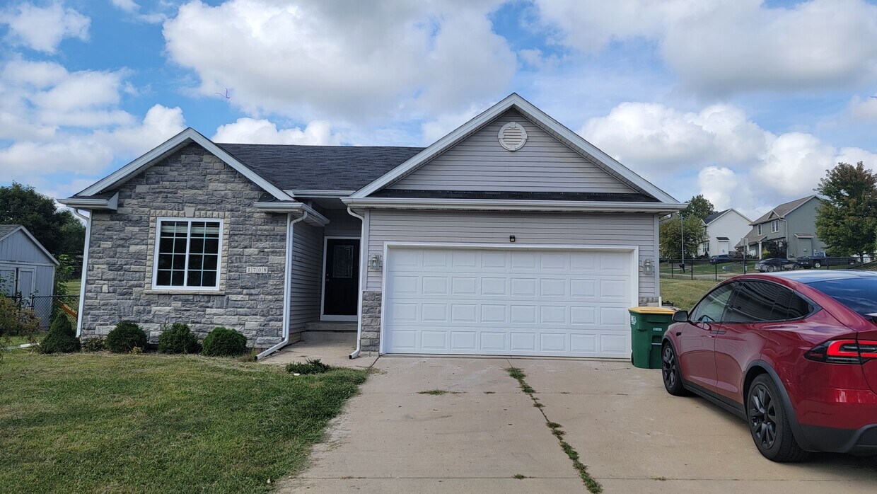 Foto principal - 1708 Apple Ln