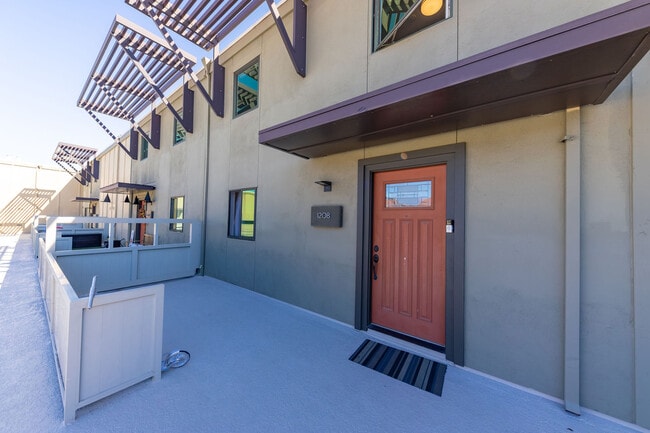 Building Photo - 1208 Admiralty Ln