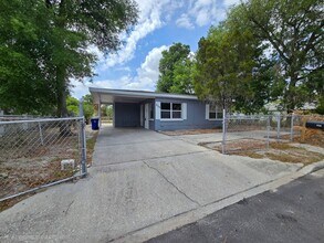 Building Photo - 824 N Florence Ave