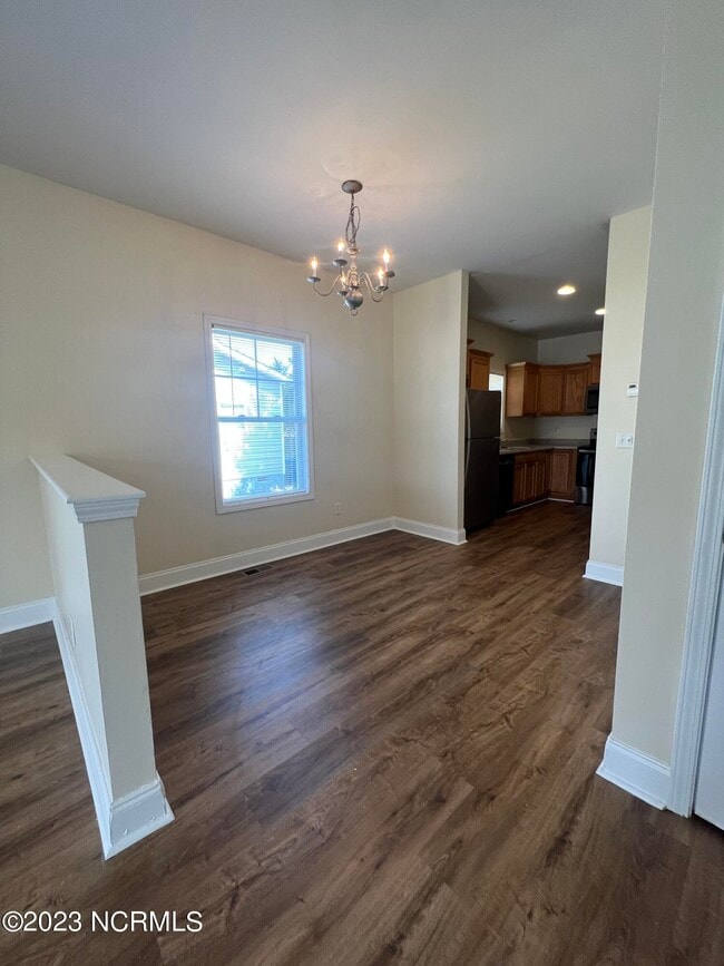 Building Photo - 3011 Pauline Ln