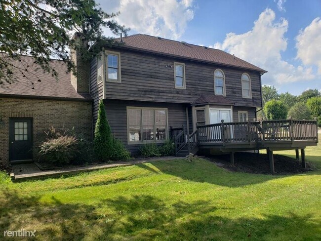 Foto del edificio - 6 br, 3.5 bath House - 133 Radcliff Drive
