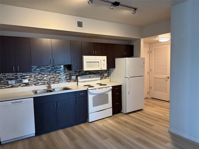 Foto del edificio - 437 SW 4th Ave