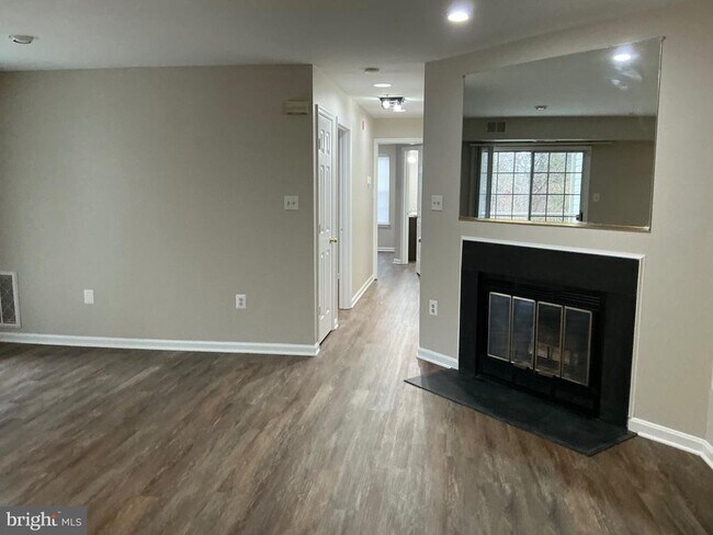 Building Photo - 2020 Alice Ave