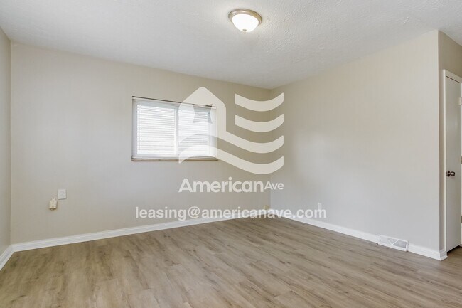 Foto del edificio - 8921 Cherry St