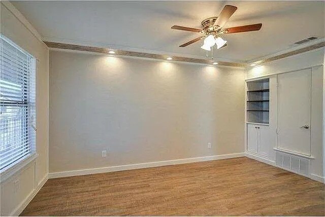 3706 Washburn Ave - Sala de estar - 3706 Washburn Ave