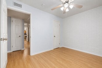 Building Photo - 2615 Marilee Ln