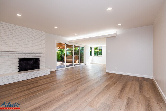 Building Photo - 2990 Tahoe Way