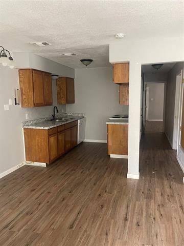 Foto del edificio - 305 Clearwood Dr