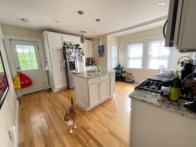 Building Photo - 57 Woods Ave