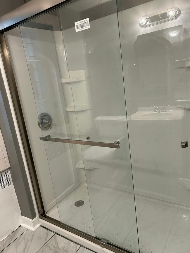 Building Photo - 1828 Gunderson Ave