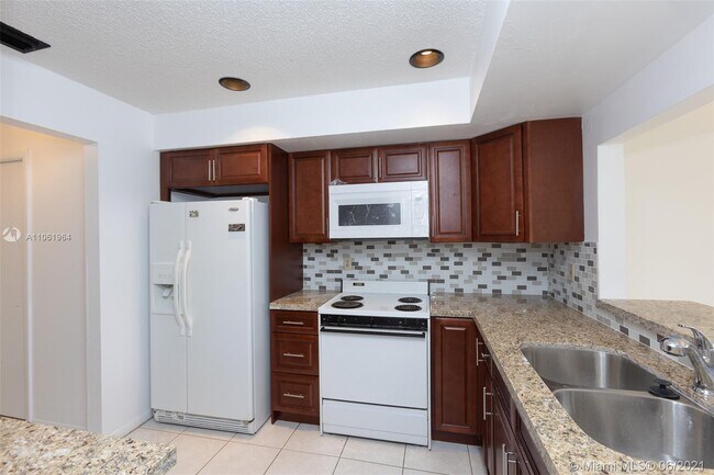 Foto del edificio - 9521 SW 1st Ct