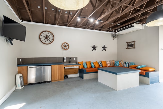 24.jpg - Western Station Apartments