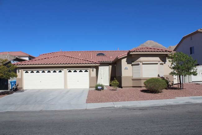 Building Photo - BEAUTIFUL SINGLE STORY HOME