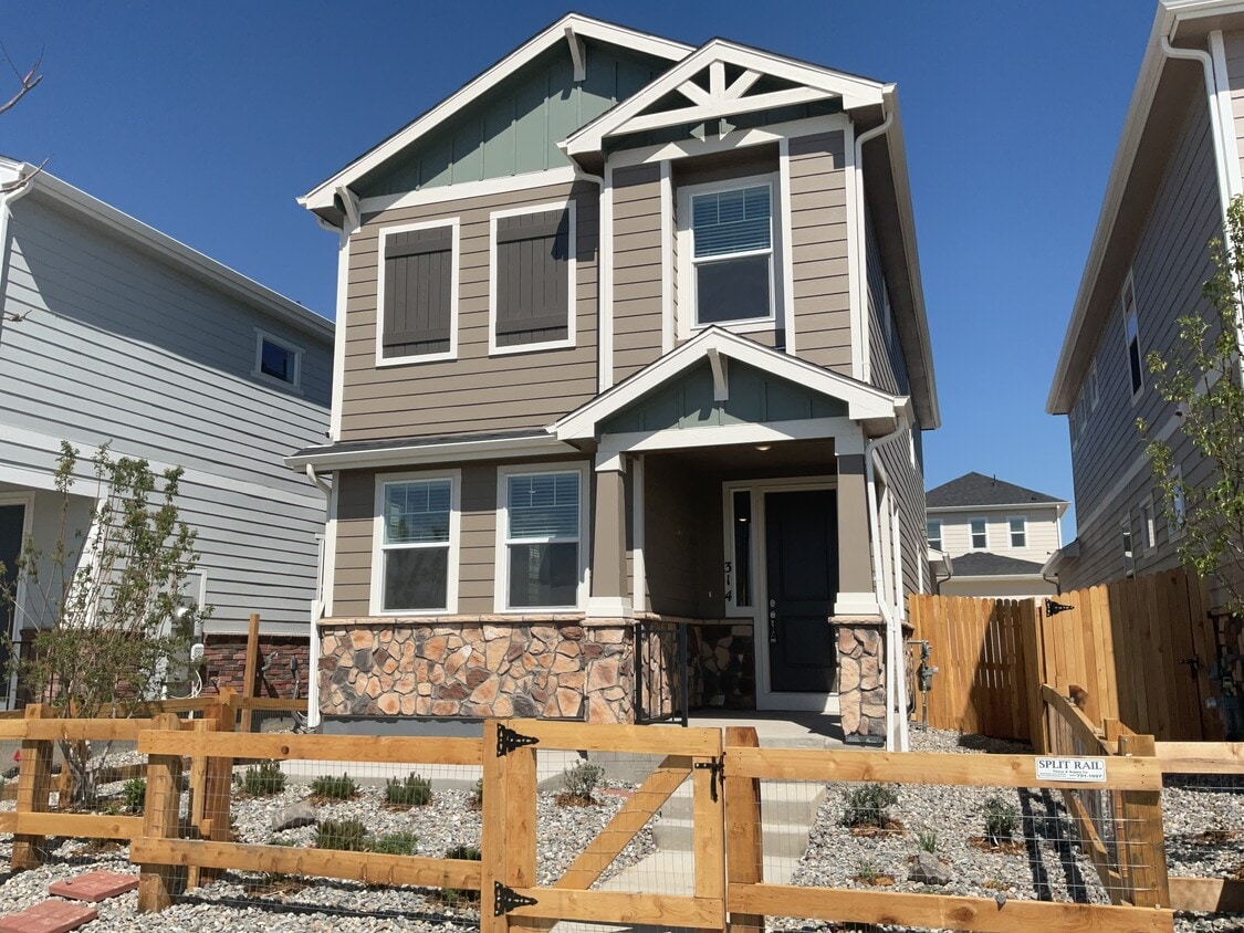 Primary Photo - 314 N Addison Way