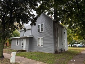 Building Photo - 220 13th Ave W
