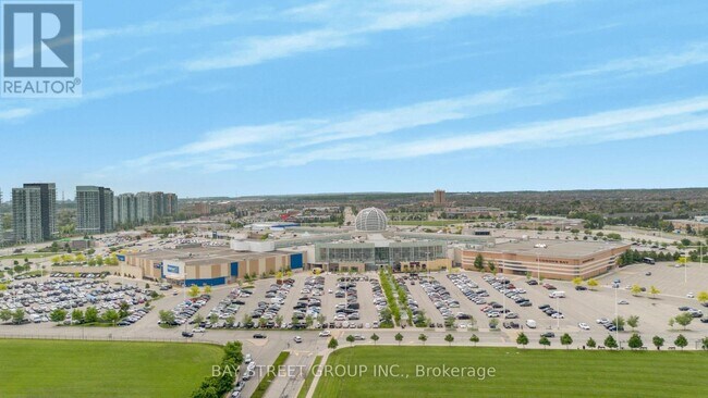 Photo du bâtiment - 2495 Eglinton Ave W