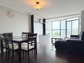 Building Photo - 515 Riverside Dr W