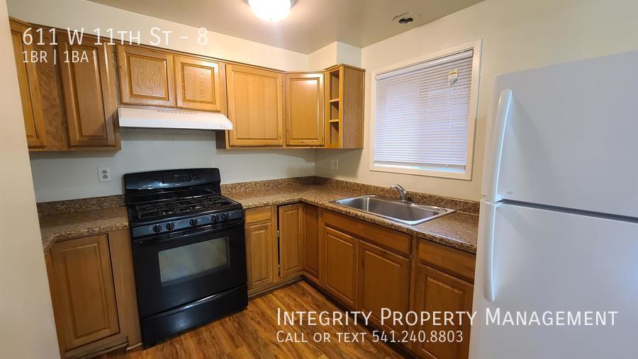 Foto principal - 611 W 11th St