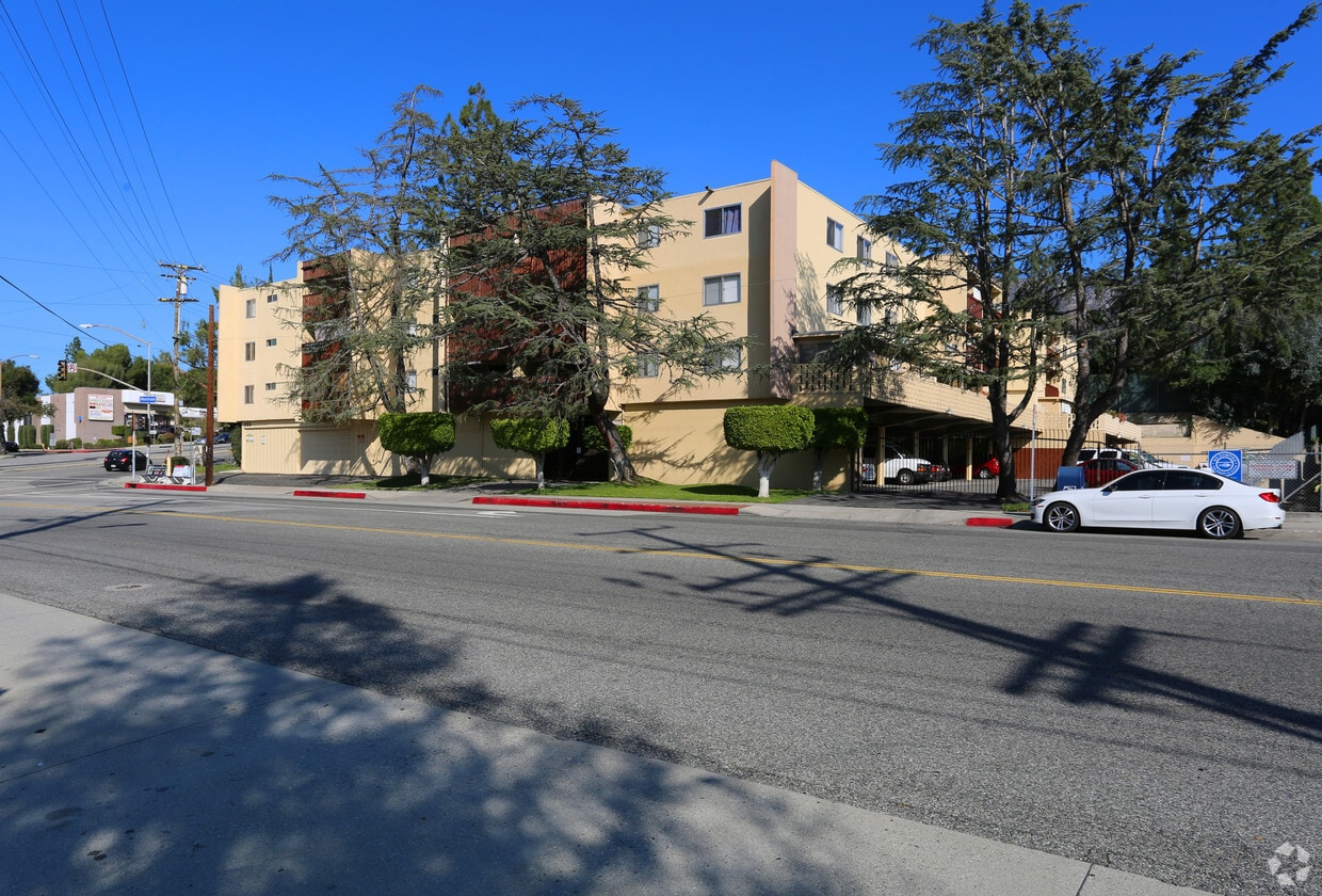 Primary Photo - Pennsylvania Apartments