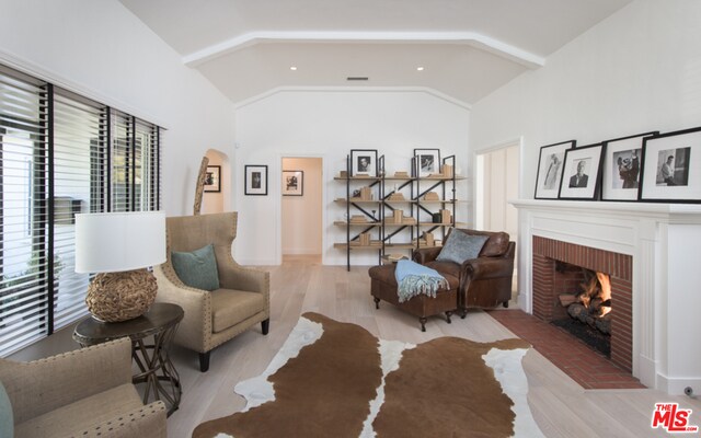 Building Photo - 857 Toyopa Dr