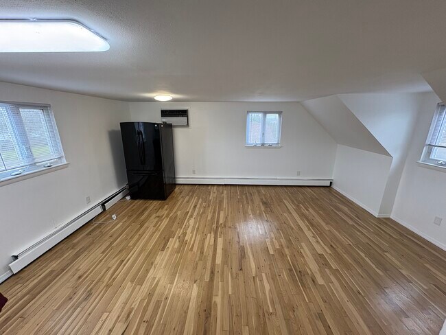 Foto del edificio - 221 E Hoffman Ave