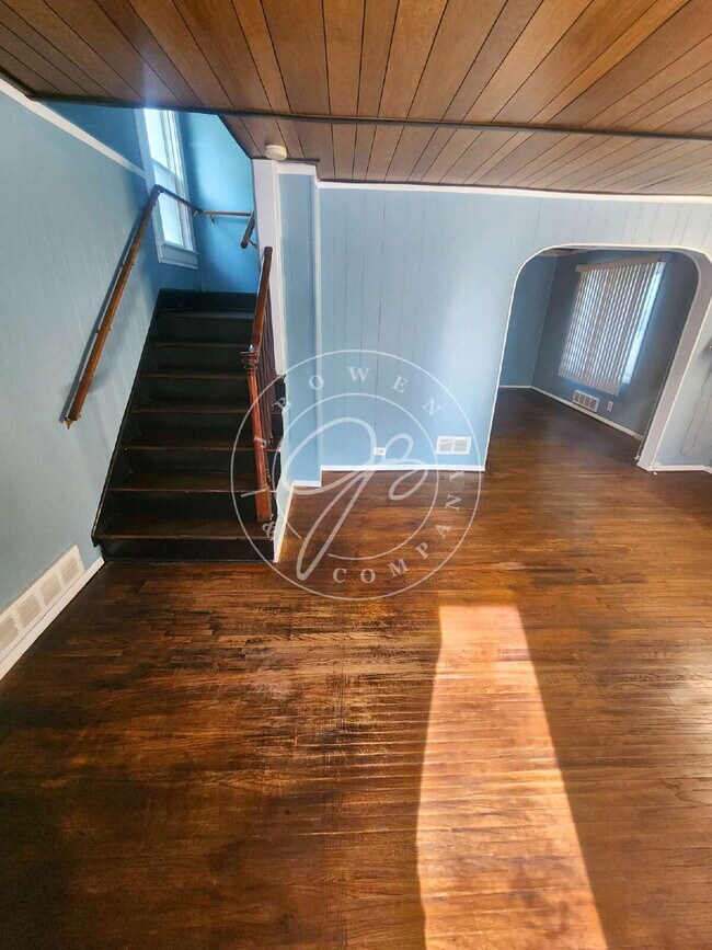 Foto del edificio - Must-See 2-Story, 2-Bedroom Home with Fenced Yard