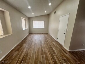 Building Photo - 320 Dockside Ct
