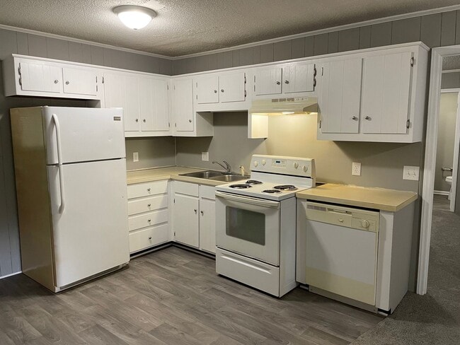 Building Photo - 352