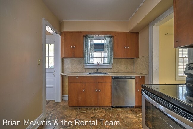 Building Photo - 3 br, 1.5 bath House - 1609 Crescent Drive