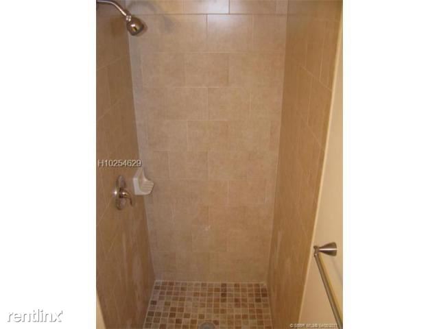 Foto del edificio - 50 SE 12th St