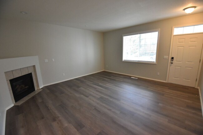 Building Photo - 8539 Sweetbrier Loop SE