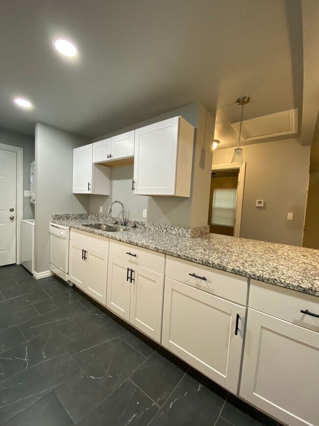 Foto del edificio - 1304 N 73rd E Ave