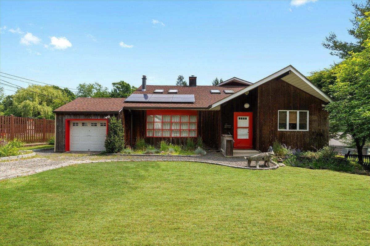 Primary Photo - 18 Harvard Ln