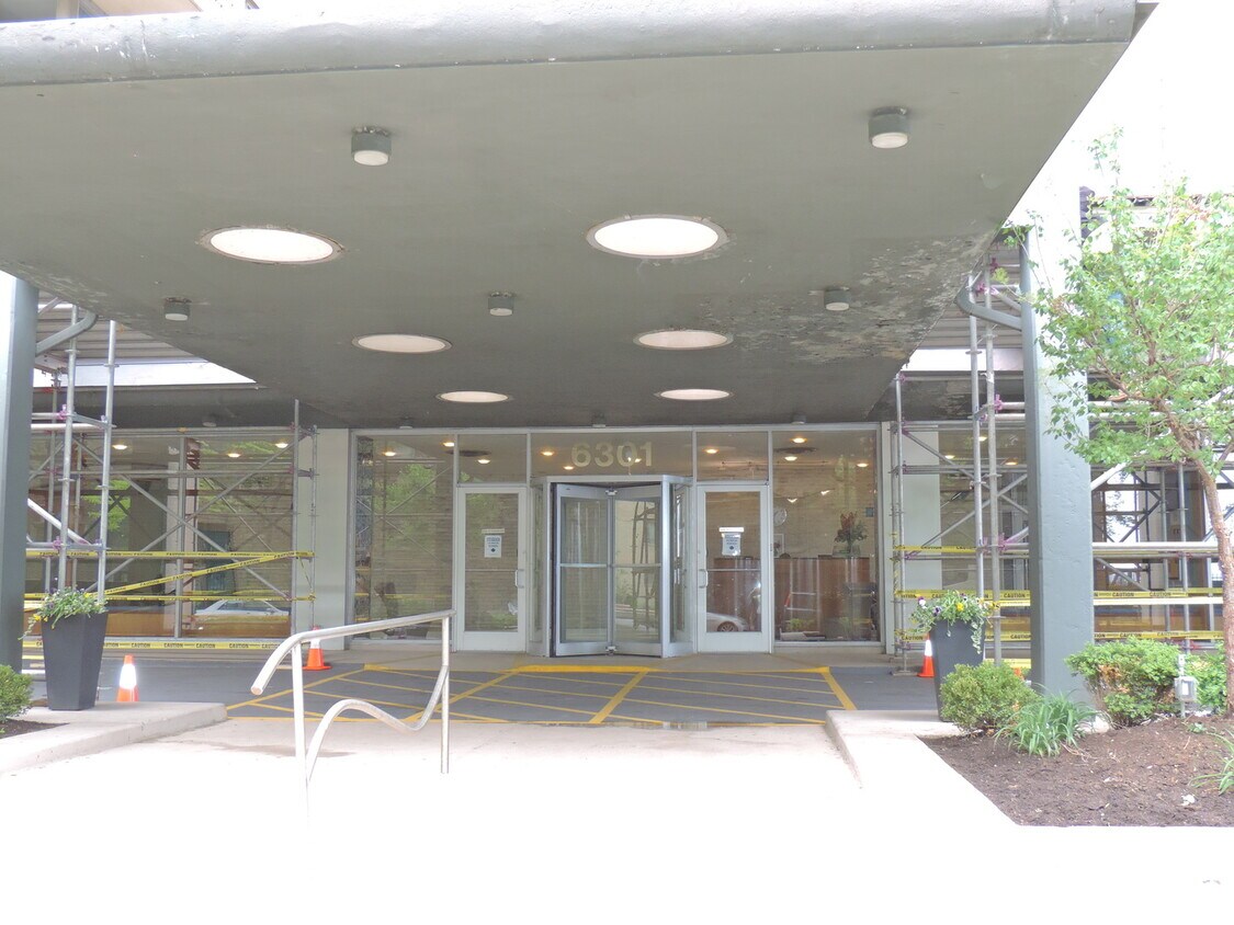 Foto principal - 6301 N Sheridan Rd