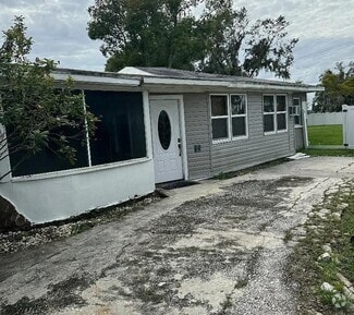 Building Photo - 1035 E Lake Parker Dr